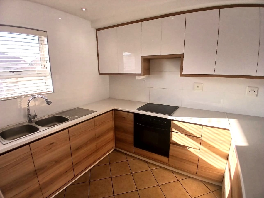 To Let 2 Bedroom Property for Rent in Whispering Pines Western Cape